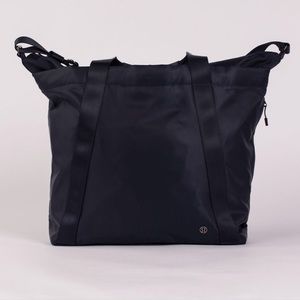 LULULEMON CARY THE DAY BAG MID NAVY